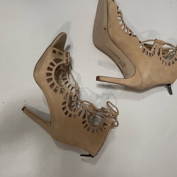 BCBGeneration tan lace up high heel stiletto, size 10M. - Picture 5 of 7